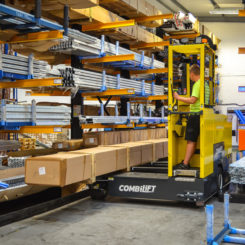 Combilift ST multidirectionele staan zijlader