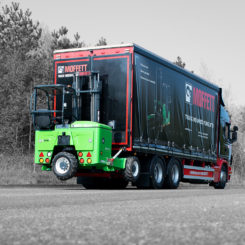MOFFETT elektrische meeneemheftruck